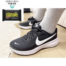 나이키 레볼루션 8 런닝화 가성비 검정 조깅 운동화 신발클리너 포함 가벼운 발편한 블랙 화이트