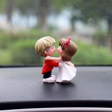 DFMEI 汽車擺件情侶可愛桌面辦公擺件汽車用品車載中控臺裝飾品擺件, 1個, 紅白新婚情侶(配4片無痕膠):如圖