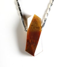 Gtm190 黃金茅玉髓金蟬墬飾 - 精密打磨，改變磁場，八方雲集邂逅，你的本命靈動