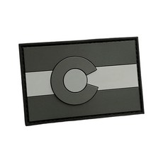 콜로라도 국기 PVC 패치 — 풀 컬러 애국 모랄 8.3 x 5.1cm(3.2 2인치) 후크 백킹 (루프 사이드 미포함) | 배낭 조끼 및 재킷용 방수 고무 엠블럼 내구성, Colorado Blackout