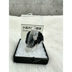 樂石 天然廣東金龍水晶共生鏡鐵礦，微形礦物標本，能量水晶擺件，在台現貨, 1個