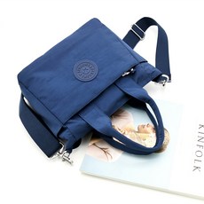 LULU 女款休閒單肩斜背包+配飾組, 藍色（袋裝），隨機發貨（組件）