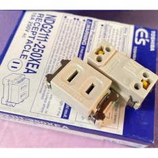 東芝TOSHIBA 日本原產 插座 10A 250V NDG2111-250XEA, 1個, 日本,插座