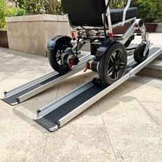 伸縮式無障礙坡道 輕巧便攜 娃娃車/毛孩/電動車上下樓梯好幫手, 1個, 4ft送手提包(長120*寬18.9)