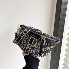 桃園出貨 秋季新款高顏值高檔爆款黑白兩用撞色正品潮流登山潮男潮女胸包, 黑色