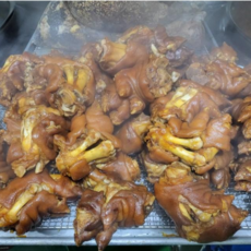 정만농수산 30년전통 씨간장 잡고 뜯어먹는 쫀득한 통미니족발, 9개, 300g