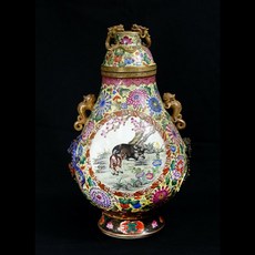 《博古珍藏》清乾隆琺瑯彩瑞牛圖花卉紋大罐，高47公分早期收藏老件，附收藏錦盒花瓶瓷器, Multi-color