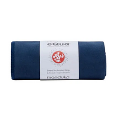 Manduka eQua 瑜珈手鋪巾 親膚吸汗止滑 瑜伽鋪巾 阿斯坦珈 流動瑜珈適用 67*40cm, Midnight 深藍色, 1個
