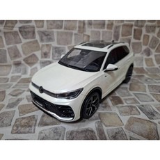 OTTO OT1219 VW Tiguan E TSi R Line 2024 珠光白 交通工具模型, 1個