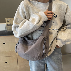 레드에셋 반달 크로스백 반달백 여성 남성 가방