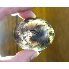 §能量礦石§ 印尼隕石河川滾石拋光 Agni Manitite 火山玻璃 97.33克 俗稱印尼天狼星 烈火石 黑隕石, 1個