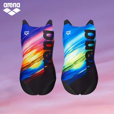 arena Logo女孩連身泳裝 TSF4040WJ，舒適快乾，時尚活力，兒童游泳訓練最佳選擇