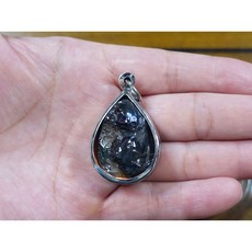 能量礦石 泰國彩虹流鐵墬子護身符 力泥鎳萊 編號339 能量平衡 護身保平安, 1個