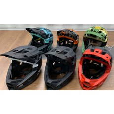 自行車全盔 摩托車騎行頭盔 山地車全盔 越野洞洞盔 速降全盔 BMX 小輪車 青少年 成年, 1個