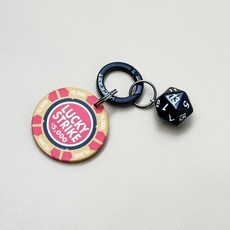 LuckyStrike好彩陶瓷籌碼骰子ins風鑰匙扣 燻黑金屬感吊飾 個性飾品 多面骰子吊飾 命運骰子包掛 台灣出貨, 1個, 黃色+黑骰子【急速發貨】