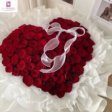 KiKi 愛心款玫瑰花束 永生花 畢業禮物 生日禮物 閨蜜禮物 模擬香皂花, 【執手不離】33朵紅玫瑰抱抱桶+氣球