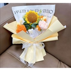 PRETTY FLOWERS STUDIO 針織花束, 1個, 成品-奶油黃針織混搭花束/送手提袋