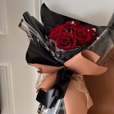 LOVE ING FLOWER 玫瑰花束, 花束