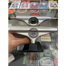 independent 因地 indy 滑板進口簽名款 鍛造底座 雙空橋 尺寸139 pu無磨損, 如圖所示, 1個