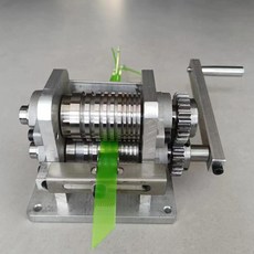 巨匠工廠新款塑鋼帶分條機竹篾片分絲機編織帶開料塑料包裝帶專用開條神器, 1個, 塑鋼帶分條機,開3/4/5/6份  四合一款（手動型）