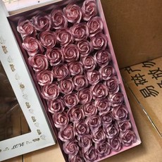 情人節三層仿真香皂玫瑰花禮盒：DIY花束材料包，2.5萬人好評，多層次設計，打造獨特浪漫。, 碎冰烏梅之醬玫瑰花頭一盒/50朵, 1個