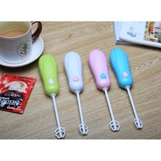 迷你電動攪拌器，輕巧無線設計，一鍵啟動，多功能用途，食品級材質，顏色隨機出貨