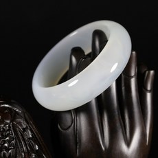 夏末秋涼白玉髓手鐲 內徑59mm 天然玉材, 1個