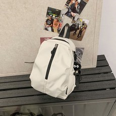 旅遊小型輕便揹包新款登山包旅行休閒戶外大學生簡約雙肩包書包, 米白色+掛件