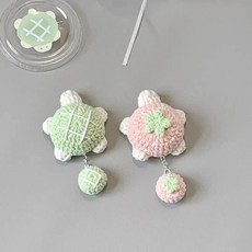 台灣出貨 新店優惠 diy 材料包 烏龜掛件毛線手工diy鉤針編織材料包作玩偶自制鑰匙扣打發時間, 綠色粉色組合小烏龜材料包可做兩個, 1個