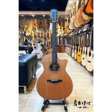 烏克時代 Eastman AC122-2CE CD全單板紅松沙比利插電民謠吉他，音色溫暖豐富，演奏輕鬆，配備插電功能, 1個