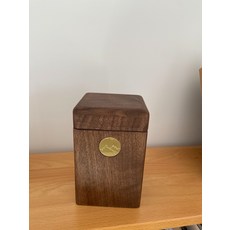 黑胡桃木整木挖槽茶葉罐 磁吸密封 尺寸:長10釐米 寬9釐米 高26釐米, 如圖所示, 1個