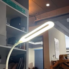 USB 집게형 스탠드 화이트 침실용 학습용 공부방 독서실 각도조절 조명