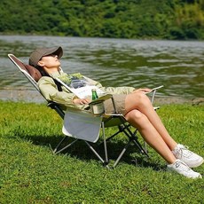 다용도 휴대용 캠핑 의자 - 산책부터 낚시까지 갖춘 다재다능한 의자, 화이트