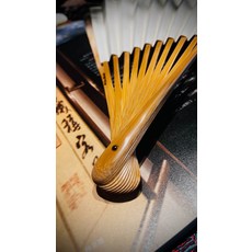 黃厚喜 老玉竹摺扇, 如圖所示, 1個
