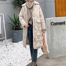 mixbling 鑽石菱格紋翻領女士長版羽絨外套 冬季外衣