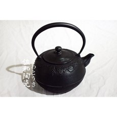 佐和陶瓷餐具批發 葡萄2L南部鐵瓶-日本製 XL13076-31 南部鐵器 鐵壺 水壺 煮水 鐵器, 1個, 黑色, 2L