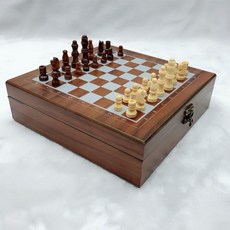 跨境木制國際象棋可折疊便捷益智棋牌遊戲玩具出口歐美木質國際象棋 4克籌碼 樸克骰子套裝 棋子採用實木材質 打磨光滑 不傷手 手工實木拼花棋盤 採用實木 很有質感 個性化棋盤設計 方便收納, 1個