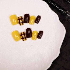 겨울 여성 네일 패치 여성 체크 패턴 네일아트 옐로우 브라운 모던 스타일 YLP, 1개, 브라운 XS