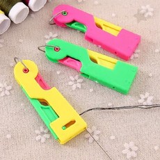 바느질 실 끼우개 도구 손바느질 수선 작업 보조 기구 노인 어르신 편리한 사용, 1개, 색상랜덤