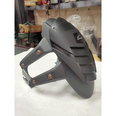 用兵造車 YAMAHA FZS150 v2 防噴水雙層後土除，雨天騎行必備，有效阻擋泥水噴濺, 1個