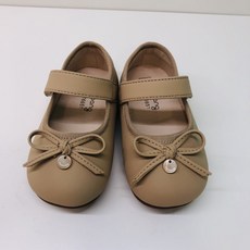 아가방(야탑점) 60%할인 편안하게 신기기 좋은 아가방 봄 구두입니다~원피스 드레스에 코디하기 좋고 평상시에 신기도 좋습니다~~