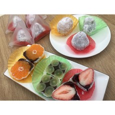 궁전떡집 딸기모찌10개 딸기시배지에서 매일아침 밭에서 받아온 싱싱한 딸기와 국내산찹쌀100%로 완성된 달달한 딸기생찹쌀떡, 68g, 10개