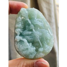 莫西沙冰潤湖綠地藏王菩薩翡翠佛牌 精雕細琢護身符吊墜 厚庄滿綠冰膠感, 天然A貨玉 莫西沙 冰潤湖綠坐姿地藏王菩薩翡翠佛牌 滿綠底色冰帶膠感 厚庄完美一刀切牌形, 1個