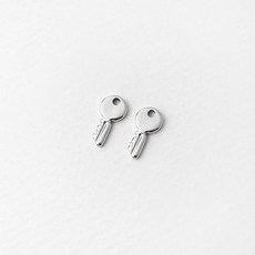 비즈아이 [8-038-28]써지컬스틸 펜던트 미니열쇠 6x12mm 1개