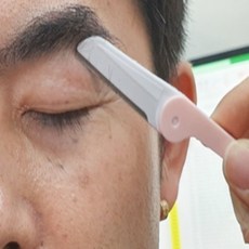 남자눈썹잔털깍기 스테인레스날 깔끔한외모정리 미용면도칼 플라스틱 랜덤색상 105MM 3개