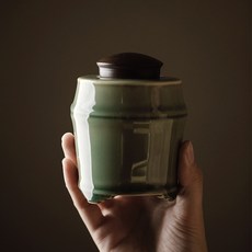 越窯青瓷手工三鼎茶葉罐 附黑檀木蓋 密封罐, 越窯-梅子青, 1個