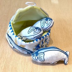 福媽寵物 貓咪玩具 貓草包 日式魚造型 逗貓神器 貓薄荷玩具 藏食 舒緩情緒, （可藏食）小魚罐-白色, 1個