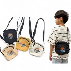 兒童黃色鯊魚圖案斜背包 時尚輕巧 可調節肩帶 兒童外出包