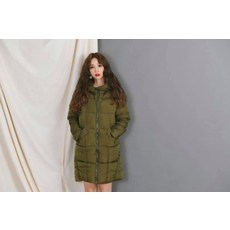 中長版連帽羽絨外套 女款 保暖修身 時尚百搭