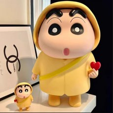 小新の雜貨鋪 大號40cm蠟筆小新手辦 1比1新款雨衣造型生日禮物擺件玩偶 男女禮物玩具, 1個, 22cm超大號雨衣小新-比心款